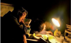 父親，孩子高中能否過好，你的角色很重要！當(dāng)?shù)亩己煤每纯? /> </p>
      <div   id=