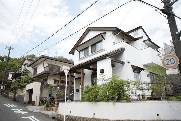 為什么在日本窮人住別墅，富人住公寓？