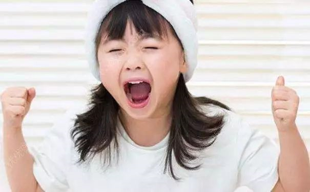 和孩子“發(fā)脾氣”是最笨的教育方式！這幾點教你如何教育孩子？