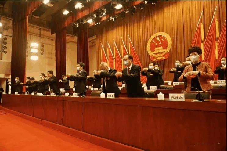 握手禮改為“拱手禮”，五千年中華文明禮節(jié)，因為疫情意外恢復(fù)了？