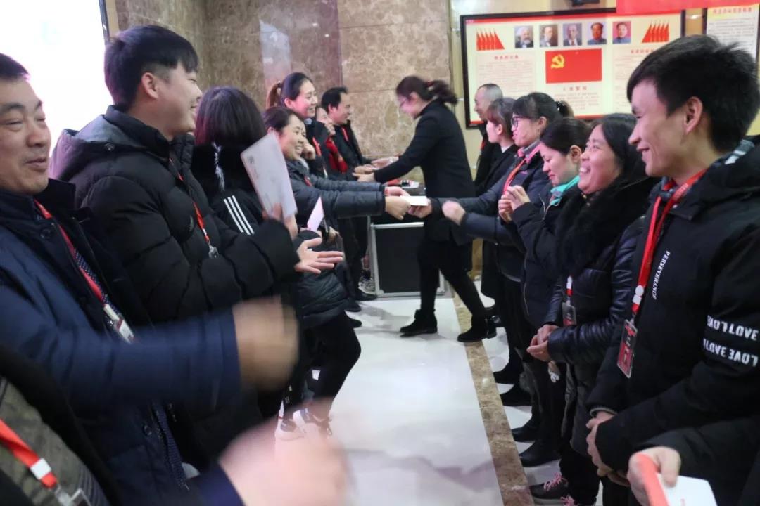 2019年，我們還在做房產(chǎn)中介，買房、賣房請放心找我們！
